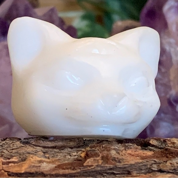 White Jade Cat Head Skull Carving Three Eyed Cat Carved Figurine Figure 1.5" 55g - Picture 9 of 12
